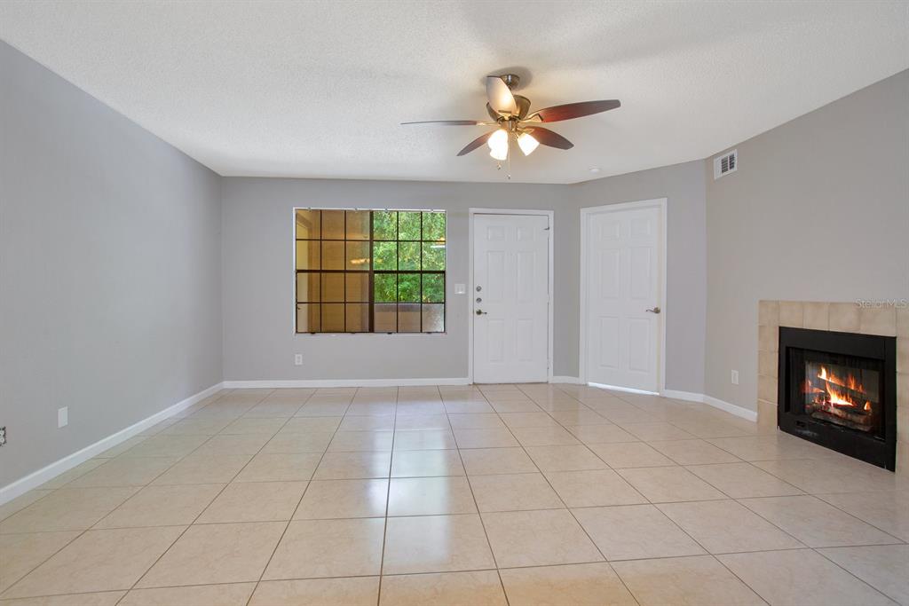 Property listing photo for 415 LAKEPOINTE DRIVE #102