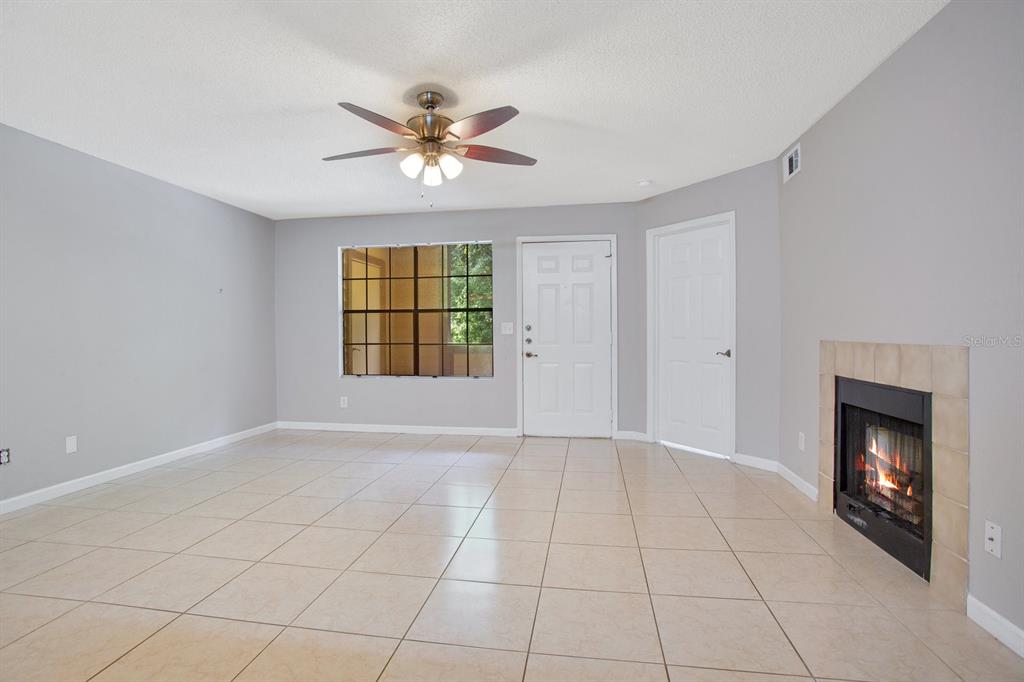 Property listing photo for 415 LAKEPOINTE DRIVE #102