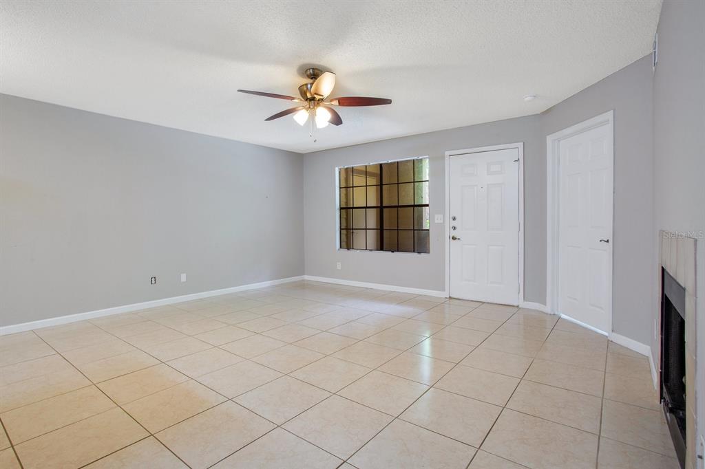 Property listing photo for 415 LAKEPOINTE DRIVE #102