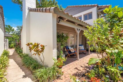 more about 645 N INTERLACHEN AVENUE