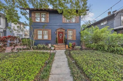 more about 606 E AMELIA STREET