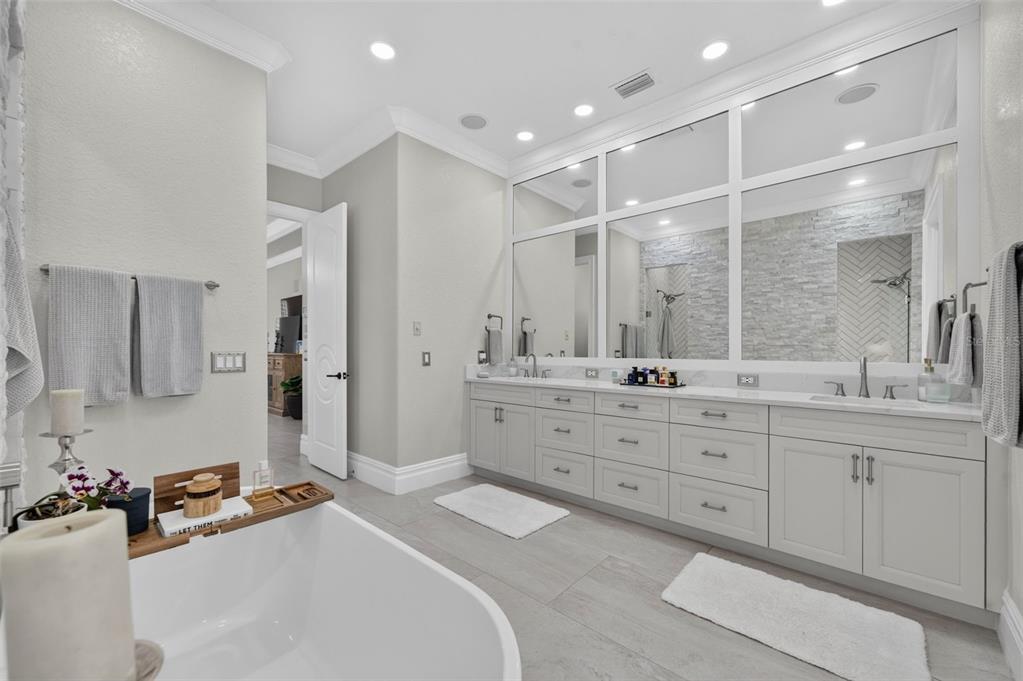Property listing photo for 12722 S LAKE SAWYER LANE