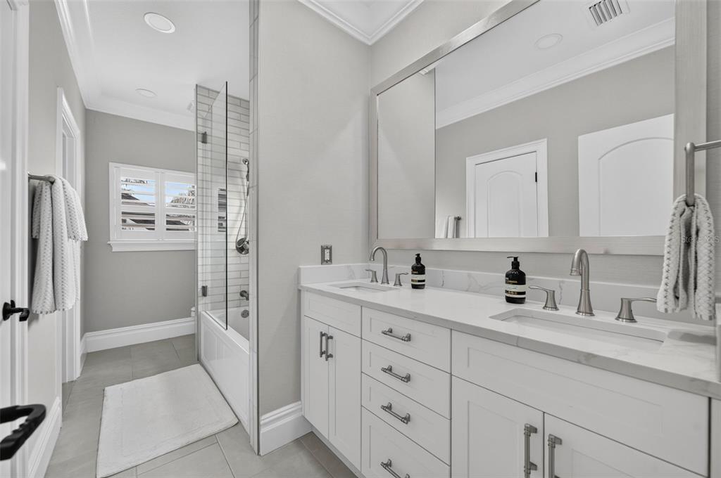Property listing photo for 12722 S LAKE SAWYER LANE