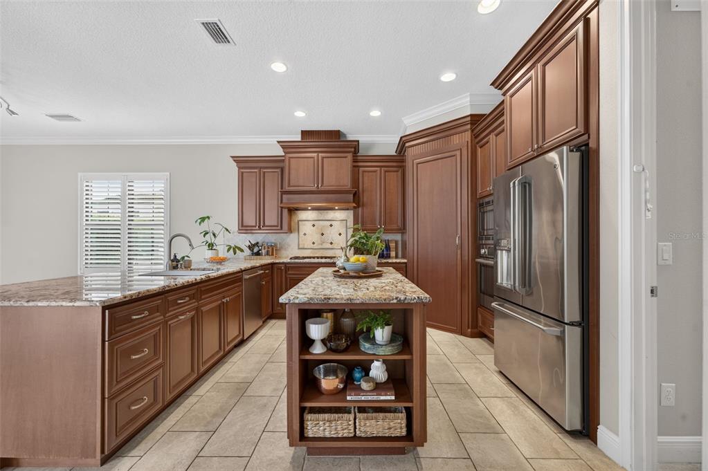 Property listing photo for 630 LIVE OAK STREET