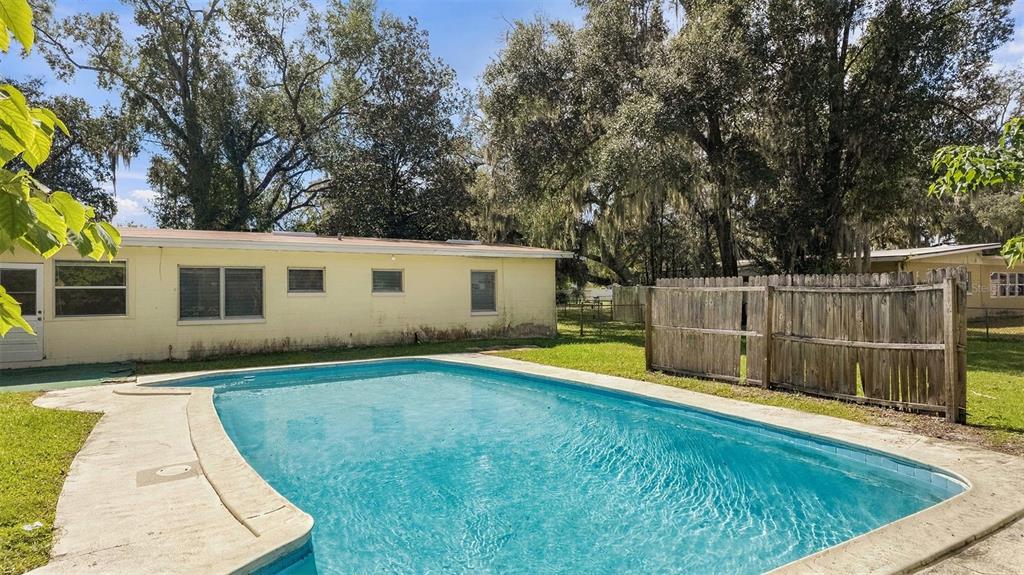 Property listing photo for 833 TURNBULL AVENUE