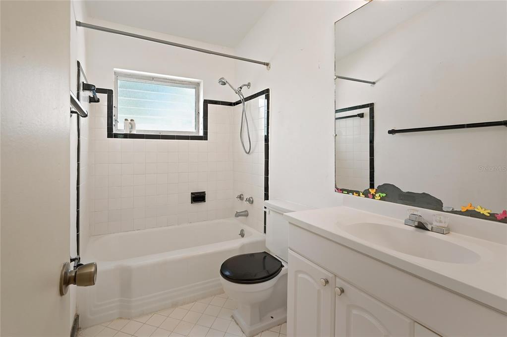 Property listing photo for 833 TURNBULL AVENUE