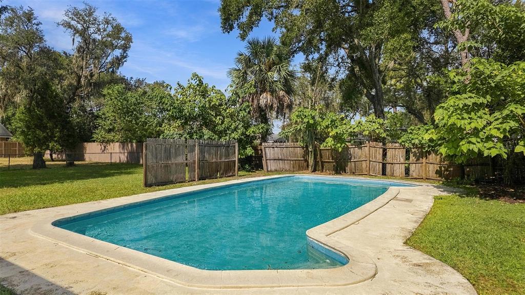 Property listing photo for 833 TURNBULL AVENUE
