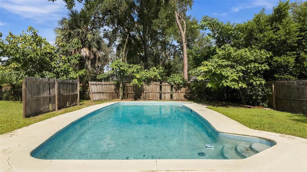 Property listing photo for 833 TURNBULL AVENUE