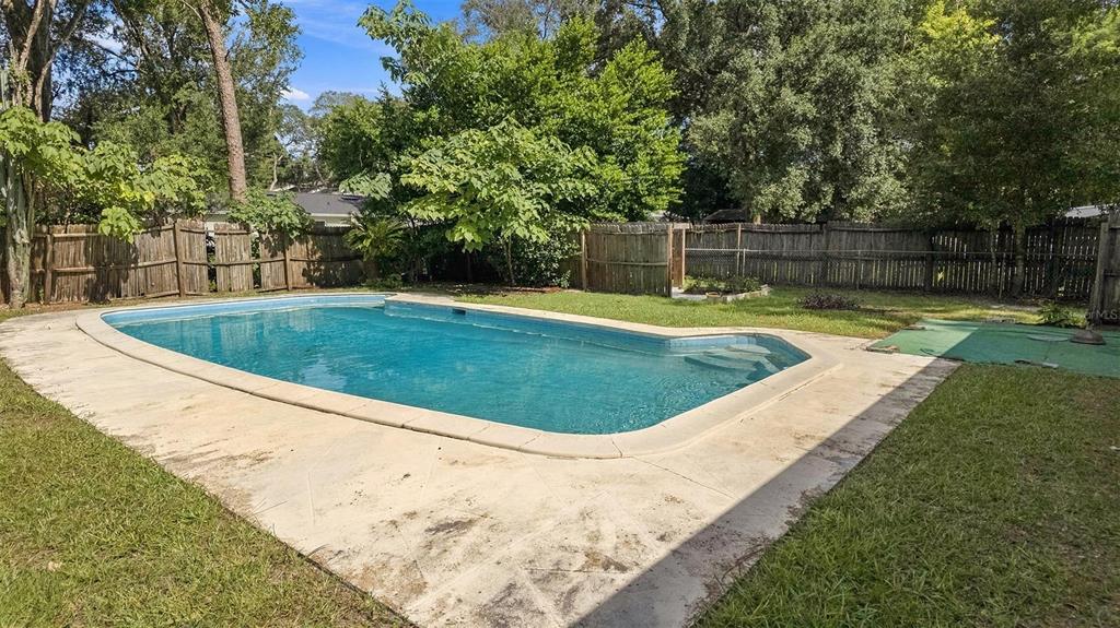 Property listing photo for 833 TURNBULL AVENUE