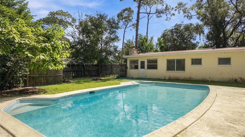 Property listing photo for 833 TURNBULL AVENUE